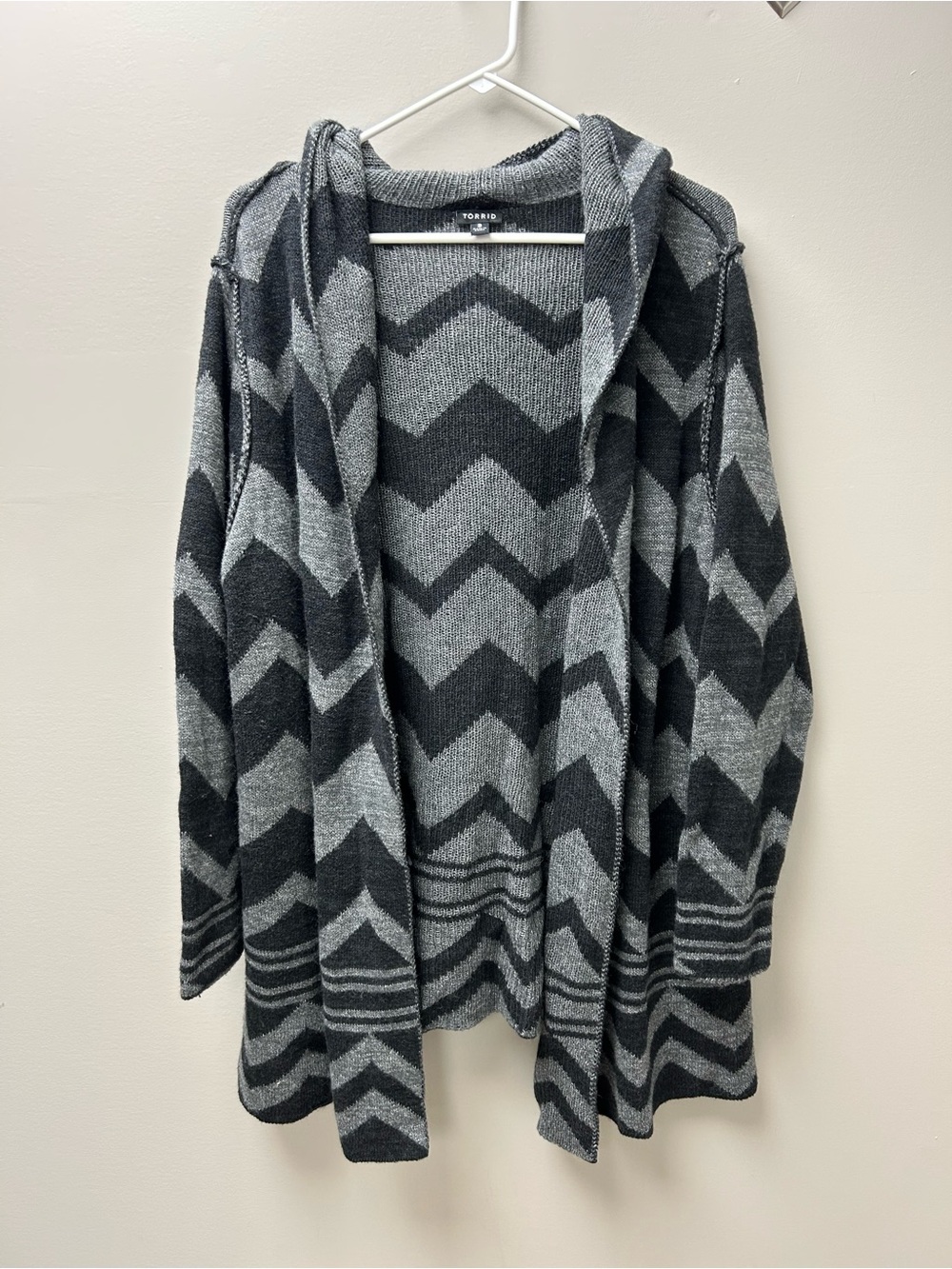 Torrid Women’s Black and Grey‎ Chevron Print Hooded Cardigan Sweater